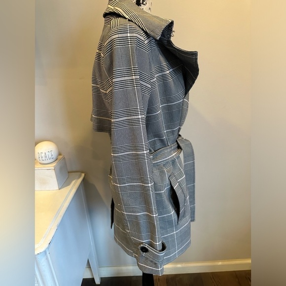 Carolina Belle Montreal Belted Trench Coat Size Medium - Picture 2 of 7